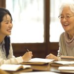 意外とカンタン？シニア英会話で乗り越える3つの壁と対策